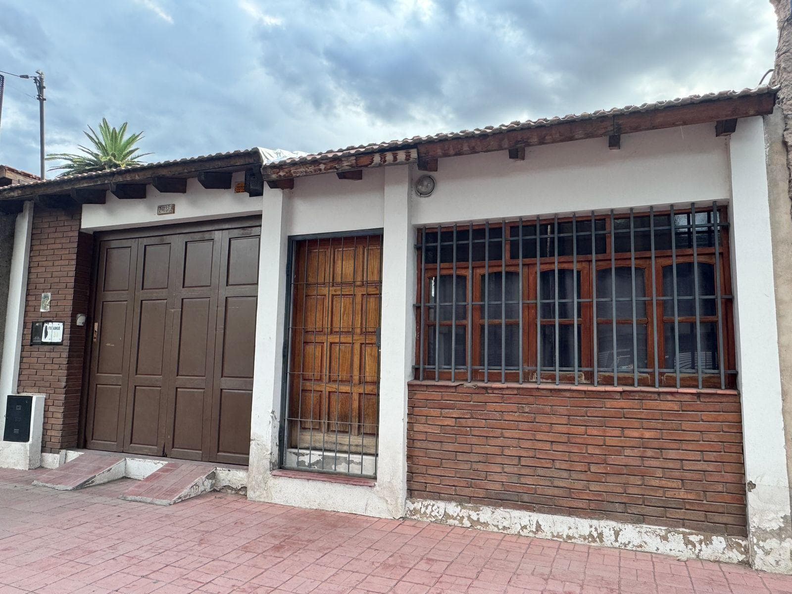 House for Sale - ELIGIBLE FOR A MORTGAGE
