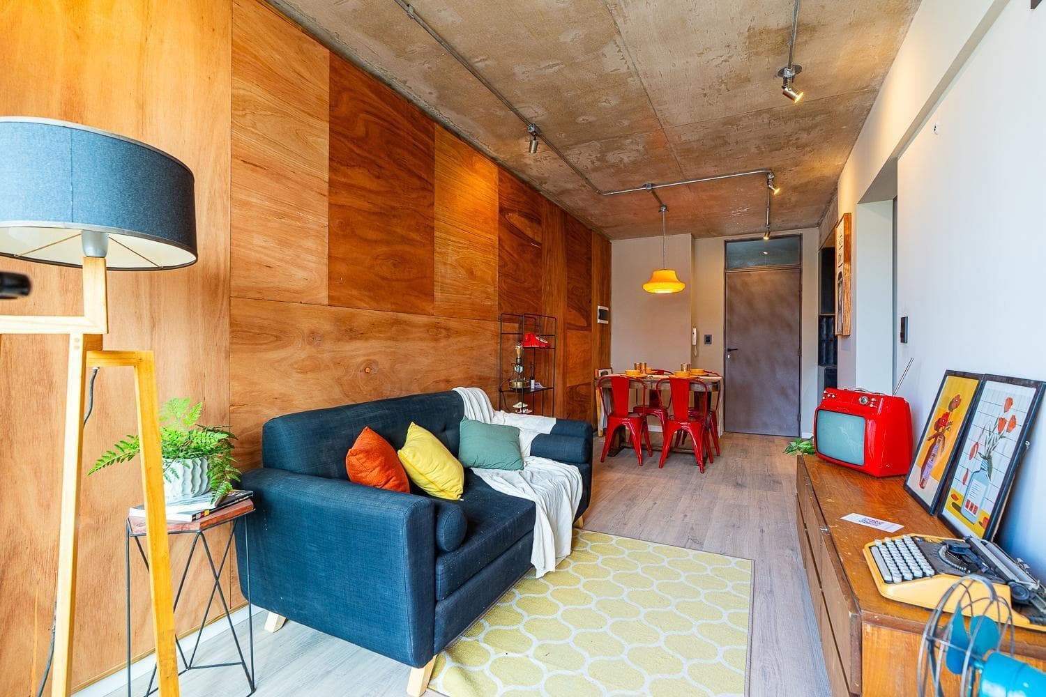 Apartment for Sale: 2-Bedroom with Balcony, Pichincha