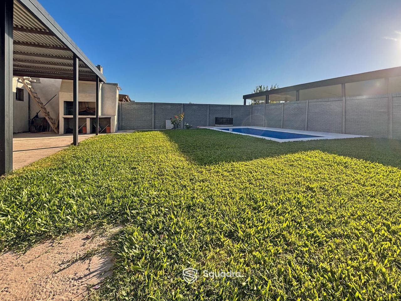 FOR SALE - 2-bedroom house with a porch, barbecue area, and pool - Ibarlucea.