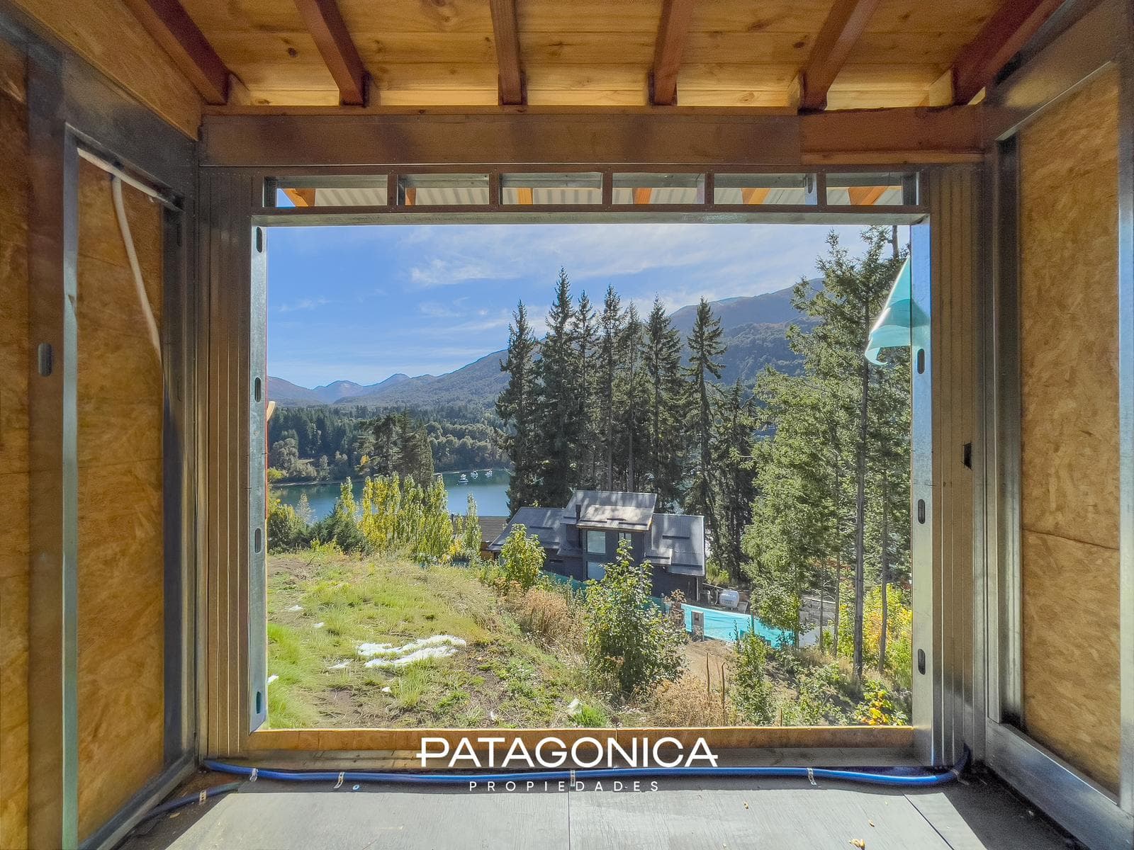 2-room apartment, 63 m², with a view of the lake. 50% down payment and fixed monthly payments