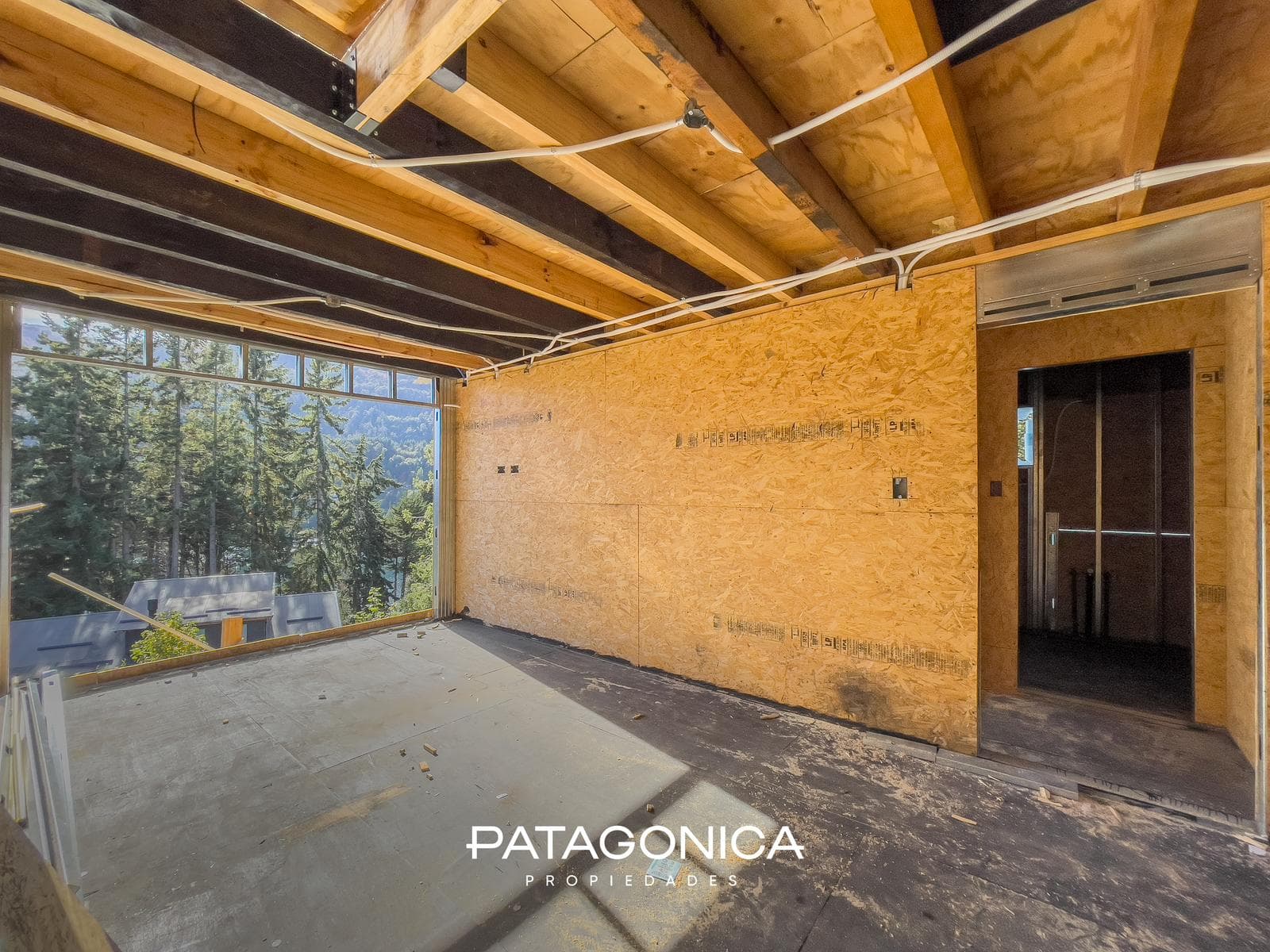2-room apartment, 63 m², with a view of the lake. 50% down payment and fixed monthly payments