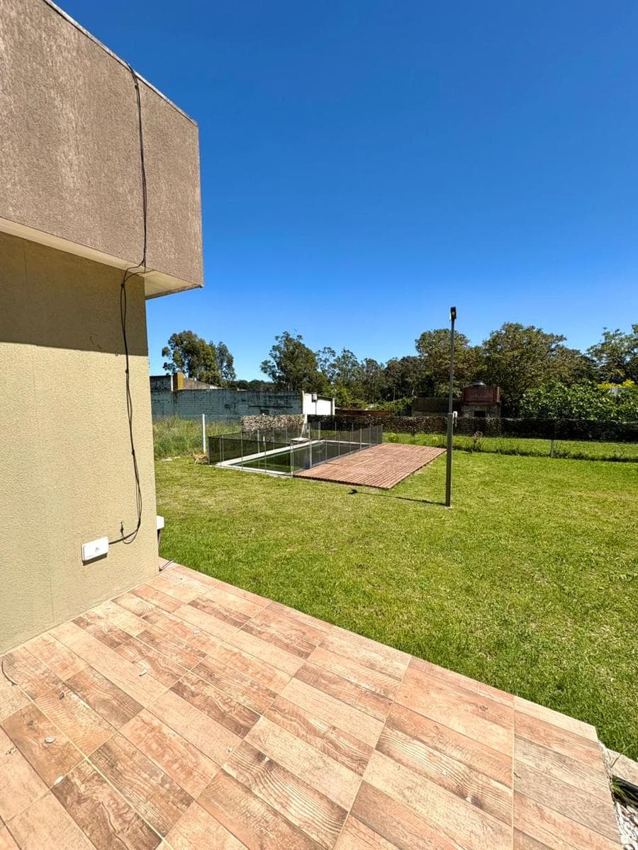 3-Bedroom House + 2 3-Bedroom Cabins in Los Acantilados