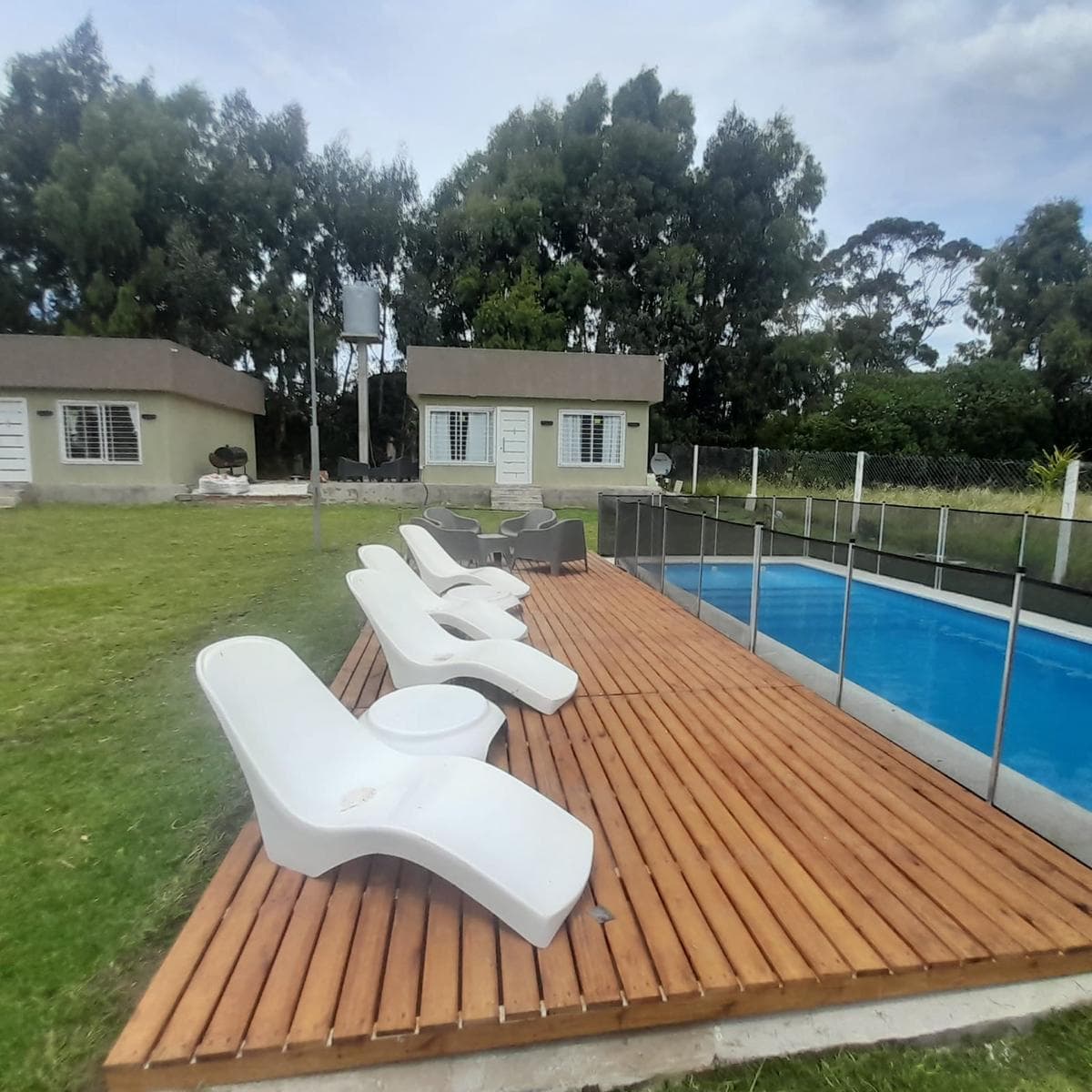 3-Bedroom House + 2 3-Bedroom Cabins in Los Acantilados