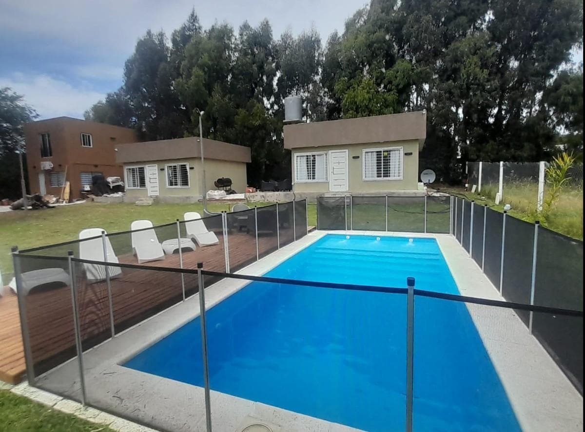 3-Bedroom House + 2 3-Bedroom Cabins in Los Acantilados