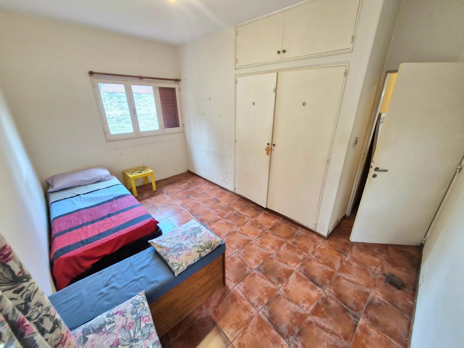 HOUSE FOR SALE IN CERRO DE LAS ROSAS - 4 BEDROOMS - 322 M2 INTERIOR AREA - 595 M2 LOT SIZE