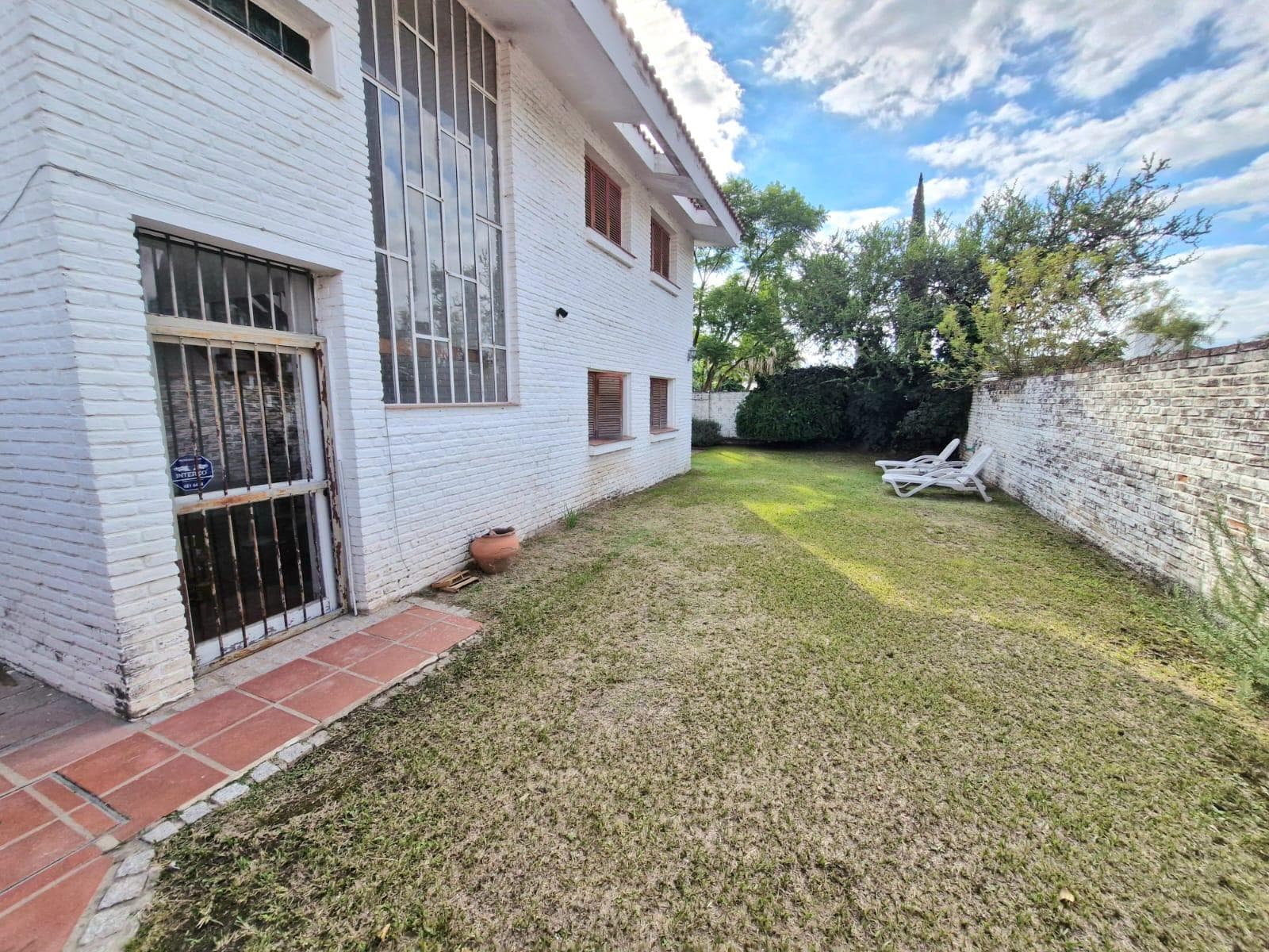 HOUSE FOR SALE IN CERRO DE LAS ROSAS - 4 BEDROOMS - 322 M2 INTERIOR AREA - 595 M2 LOT SIZE