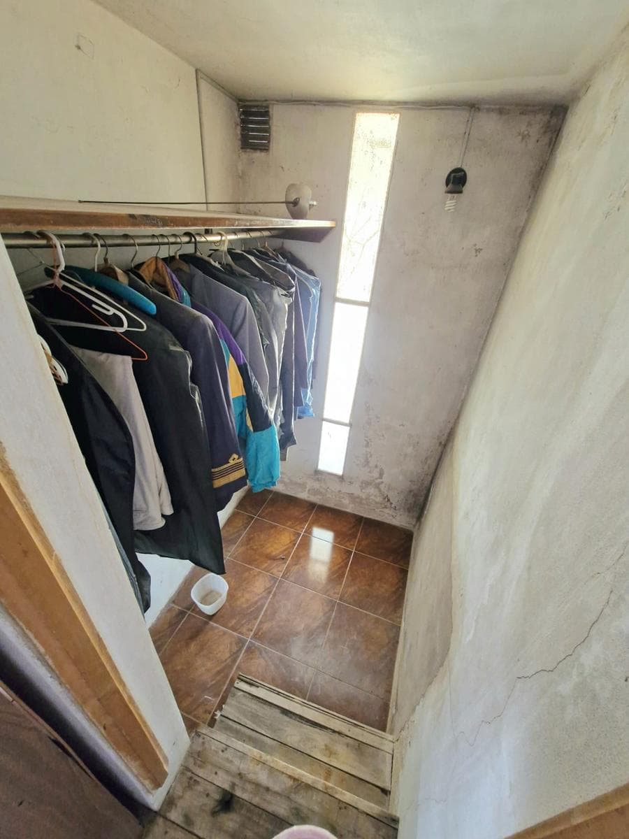 HOUSE FOR SALE IN CERRO DE LAS ROSAS - 4 BEDROOMS - 322 M2 INTERIOR AREA - 595 M2 LOT SIZE