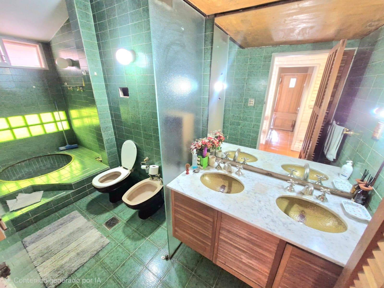 HOUSE FOR SALE IN CERRO DE LAS ROSAS - 4 BEDROOMS - 322 M2 INTERIOR AREA - 595 M2 LOT SIZE