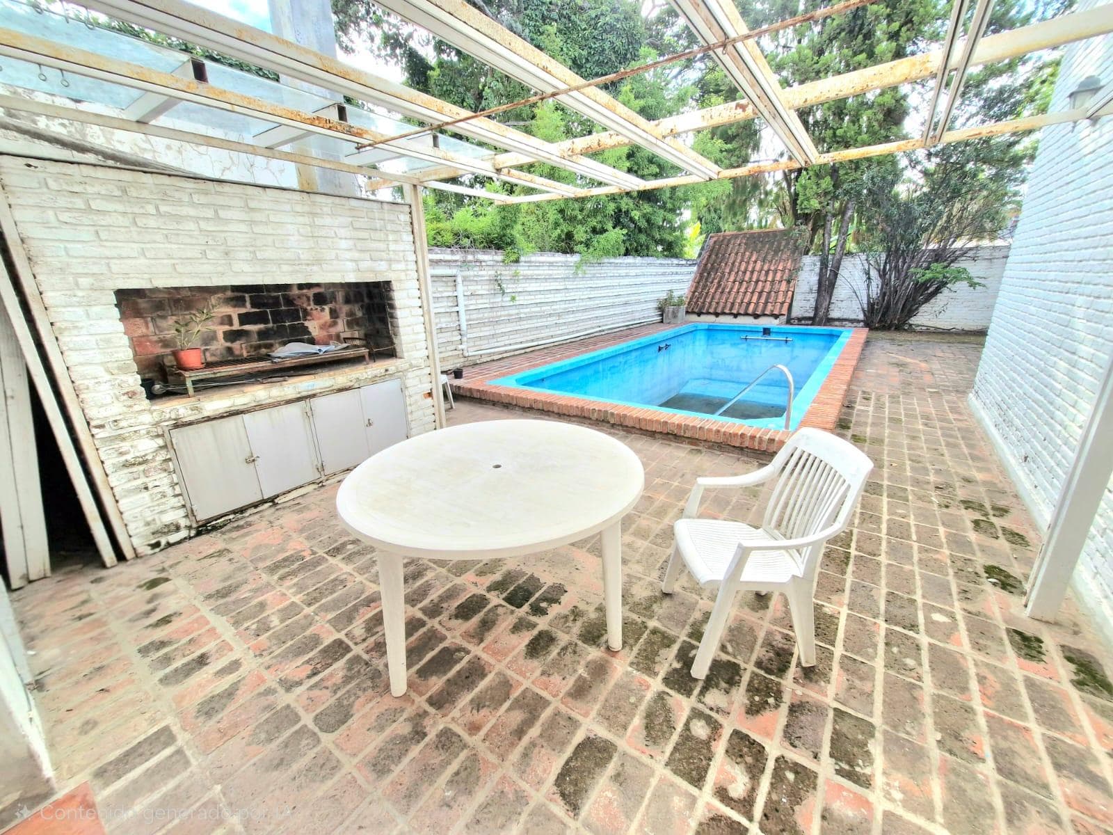 HOUSE FOR SALE IN CERRO DE LAS ROSAS - 4 BEDROOMS - 322 M2 INTERIOR AREA - 595 M2 LOT SIZE