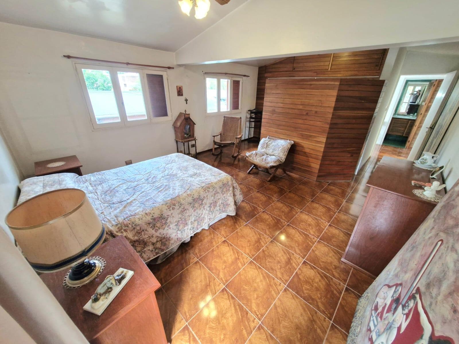 HOUSE FOR SALE IN CERRO DE LAS ROSAS - 4 BEDROOMS - 322 M2 INTERIOR AREA - 595 M2 LOT SIZE