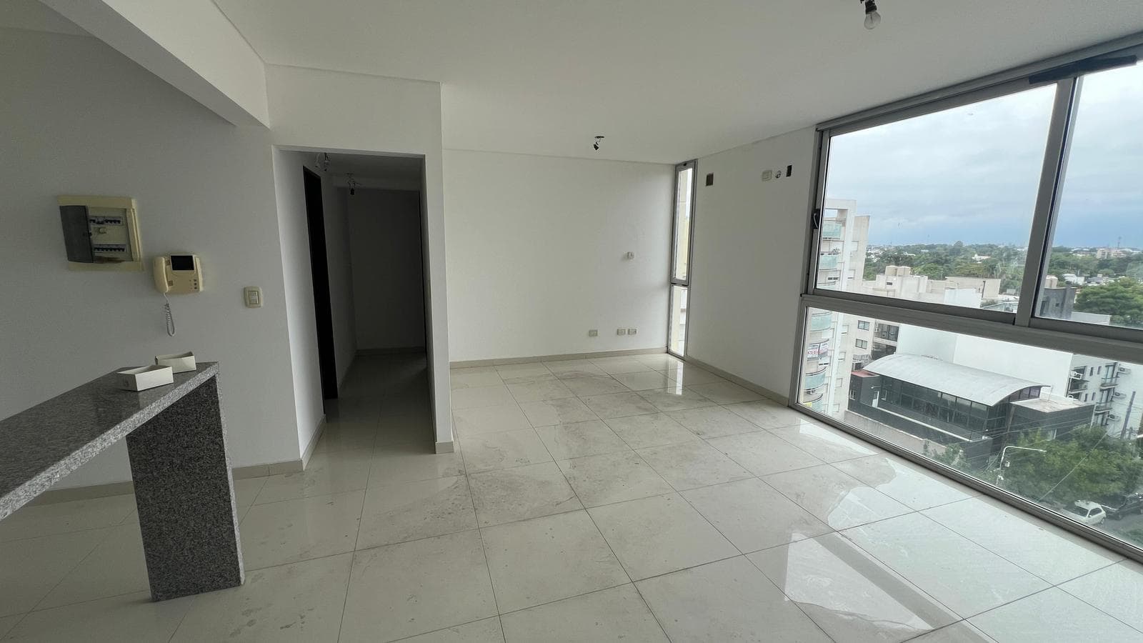 For Sale with Rental Income: 2-room apartment with full amenities in Haedo