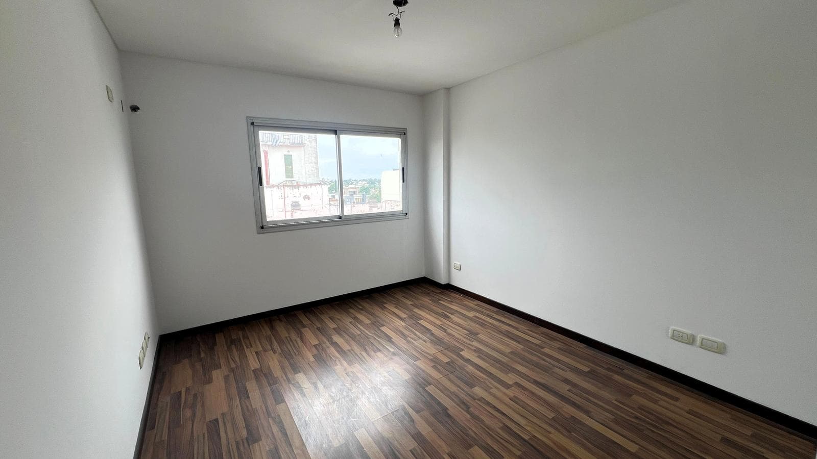 For Sale with Rental Income: 2-room apartment with full amenities in Haedo