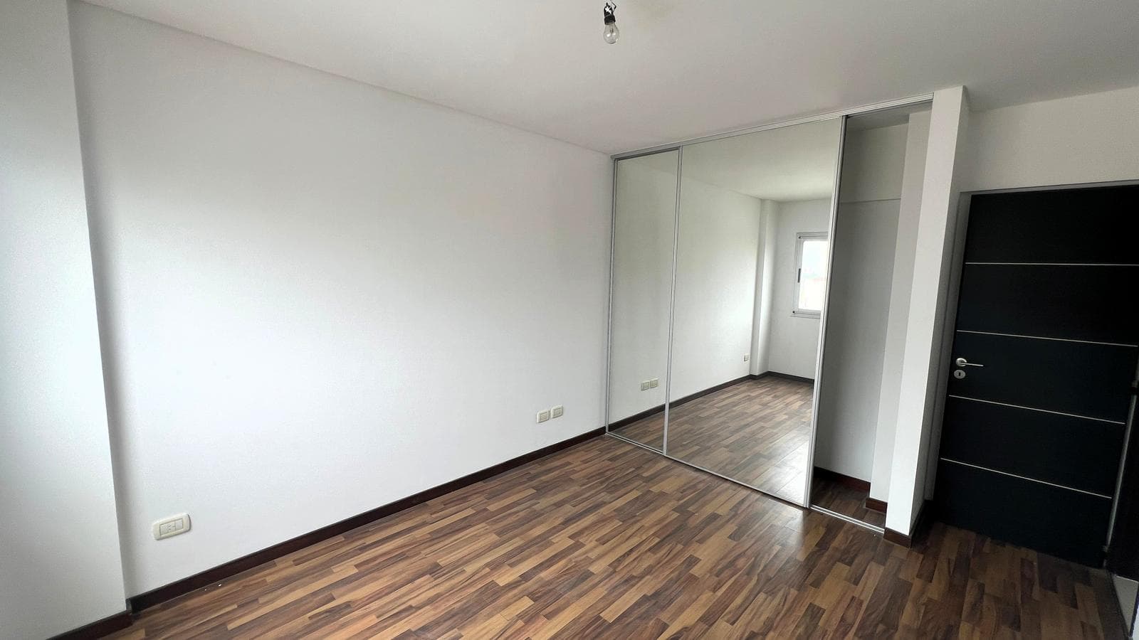 For Sale with Rental Income: 2-room apartment with full amenities in Haedo
