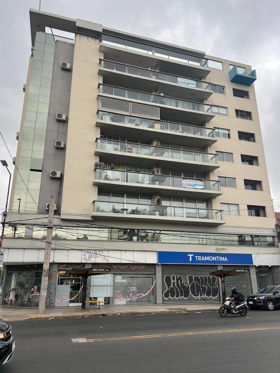 For Sale with Rental Income: 2-room apartment with full amenities in Haedo