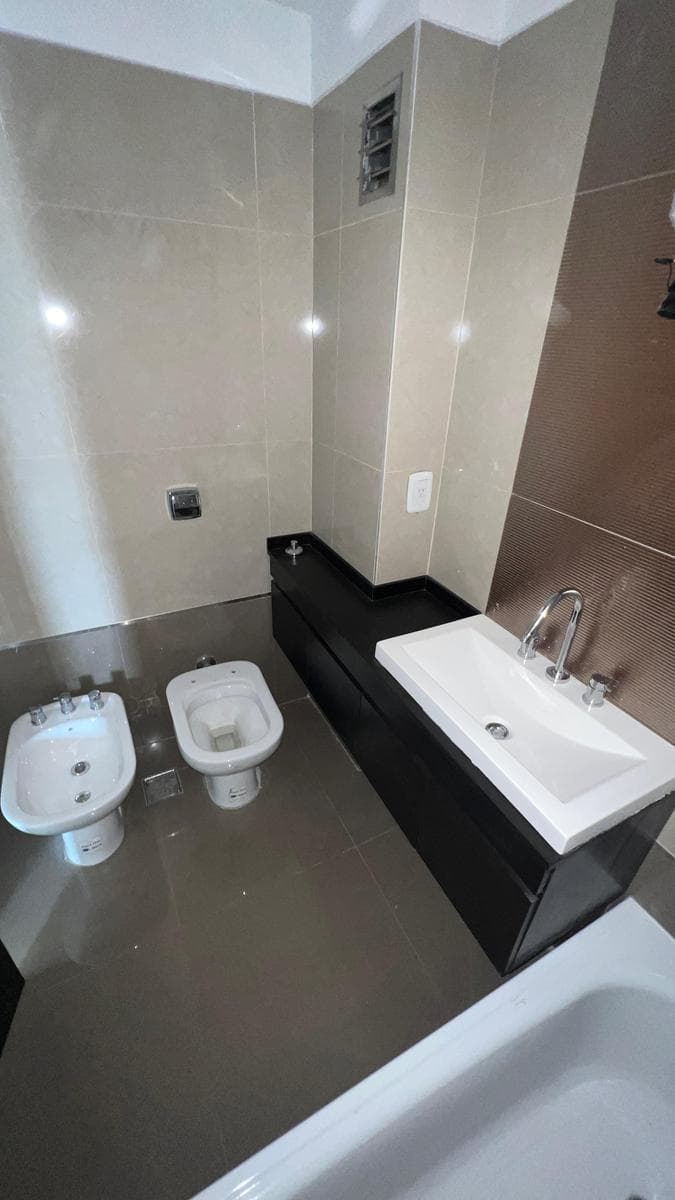 For Sale with Rental Income: 2-room apartment with full amenities in Haedo