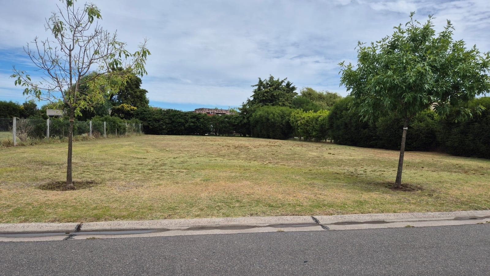 Interior Lot with Approved Building Plan in San Francisco - Villanueva