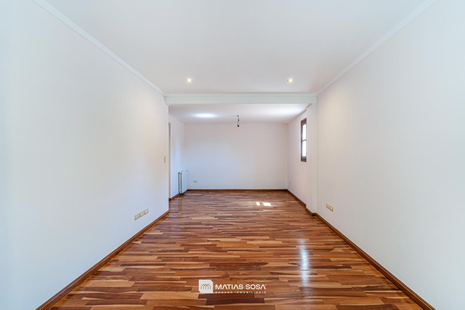 For Sale - Apartment - 3 Rooms – In Impeccable Condition - Plaza Rocha - Financing Available