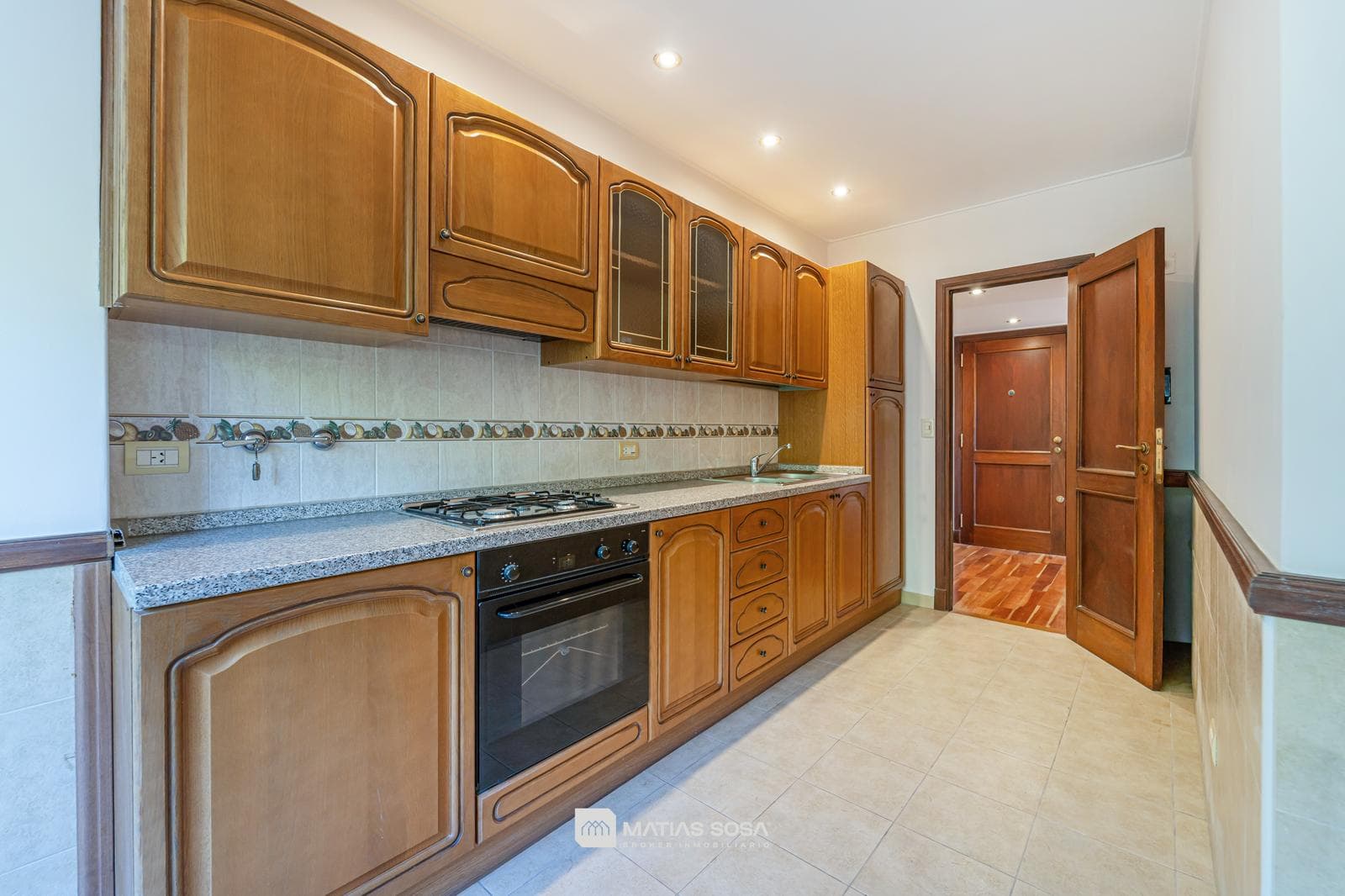 For Sale - Apartment - 3 Rooms – In Impeccable Condition - Plaza Rocha - Financing Available