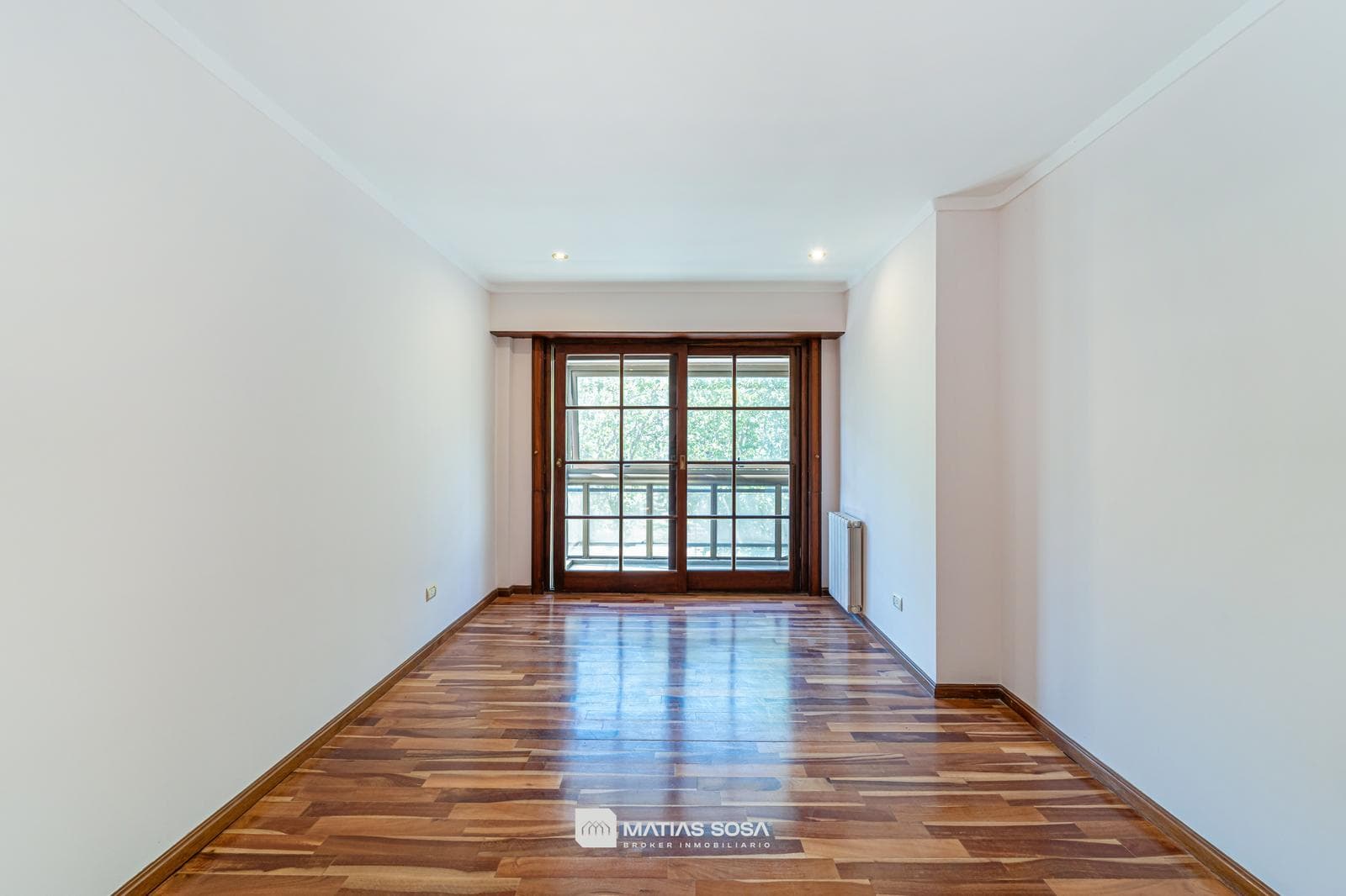 For Sale - Apartment - 3 Rooms – In Impeccable Condition - Plaza Rocha - Financing Available