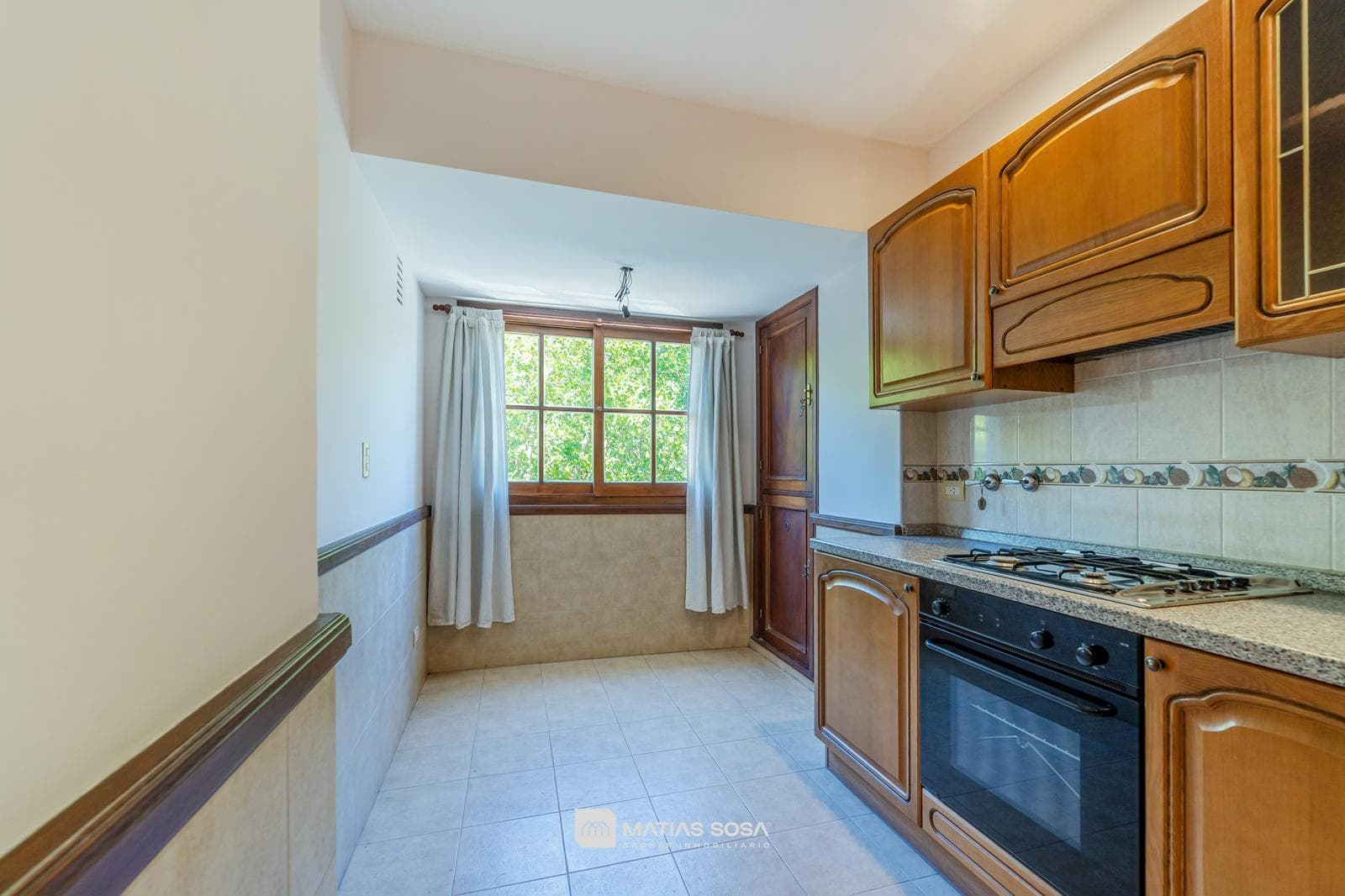 For Sale - Apartment - 3 Rooms – In Impeccable Condition - Plaza Rocha - Financing Available