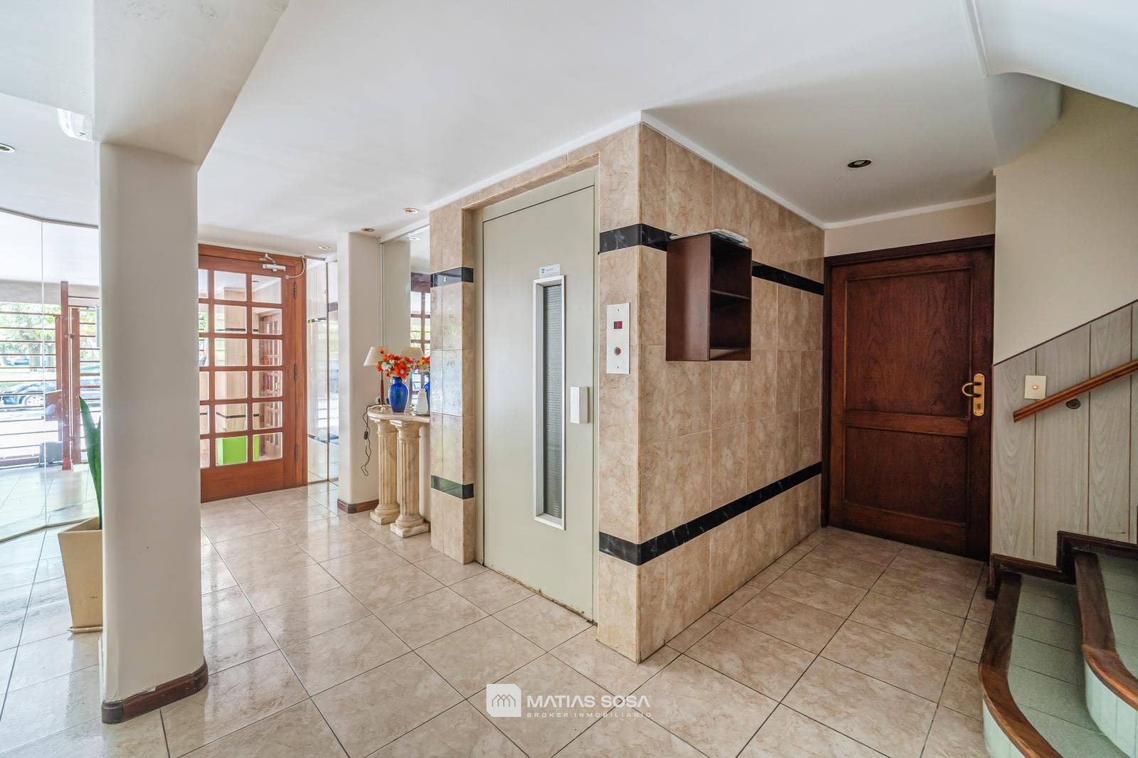 For Sale - Apartment - 3 Rooms – In Impeccable Condition - Plaza Rocha - Financing Available