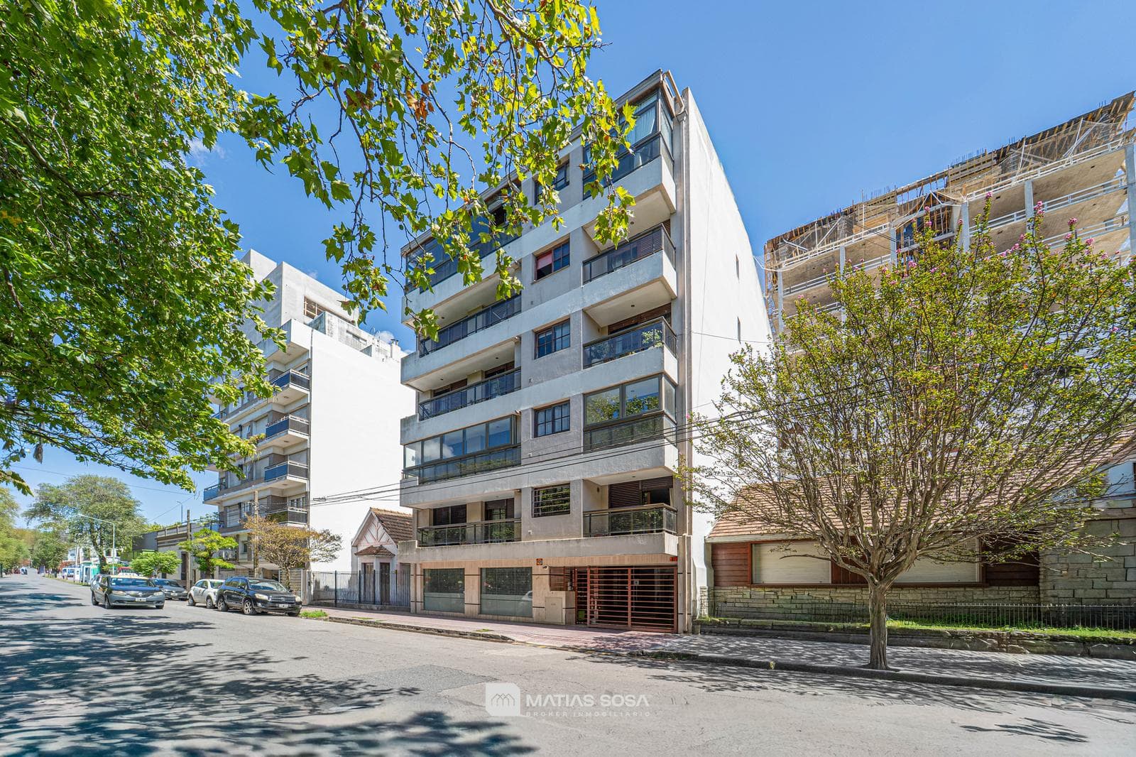 For Sale - Apartment - 3 Rooms – In Impeccable Condition - Plaza Rocha - Financing Available