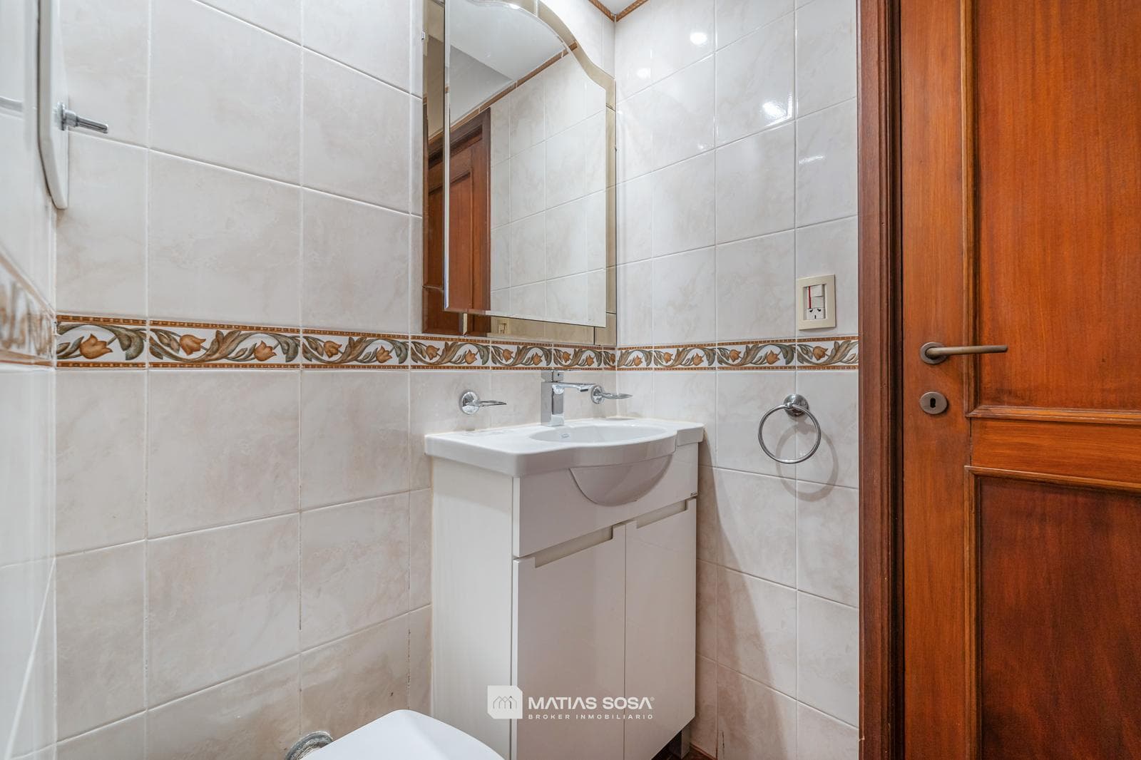 For Sale - Apartment - 3 Rooms – In Impeccable Condition - Plaza Rocha - Financing Available