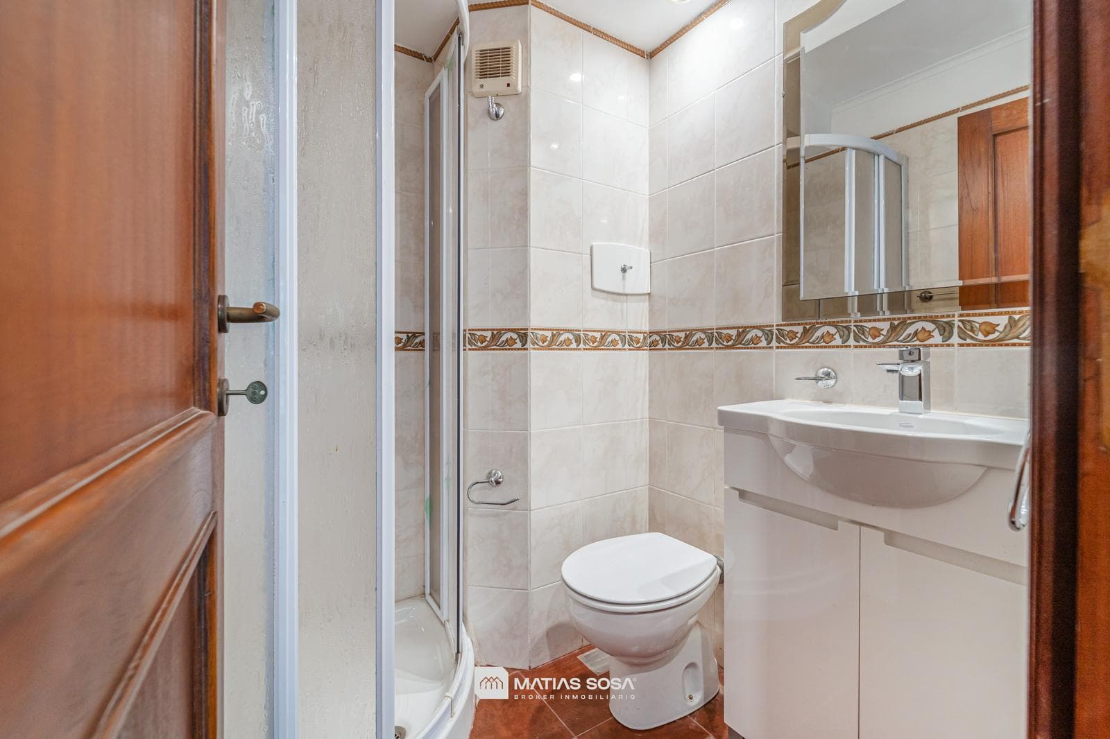 For Sale - Apartment - 3 Rooms – In Impeccable Condition - Plaza Rocha - Financing Available
