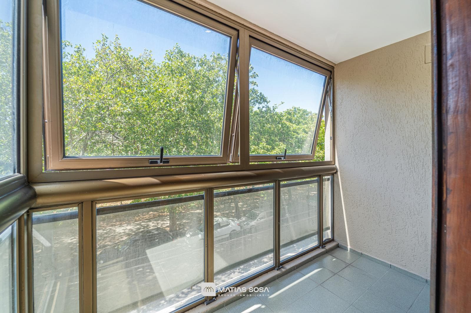 For Sale - Apartment - 3 Rooms – In Impeccable Condition - Plaza Rocha - Financing Available