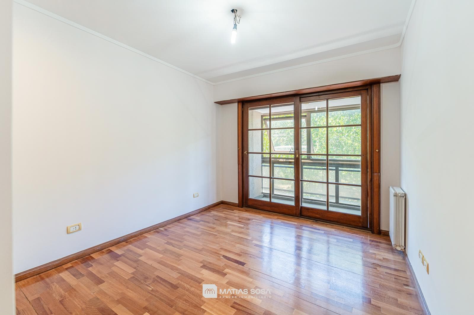 For Sale - Apartment - 3 Rooms – In Impeccable Condition - Plaza Rocha - Financing Available