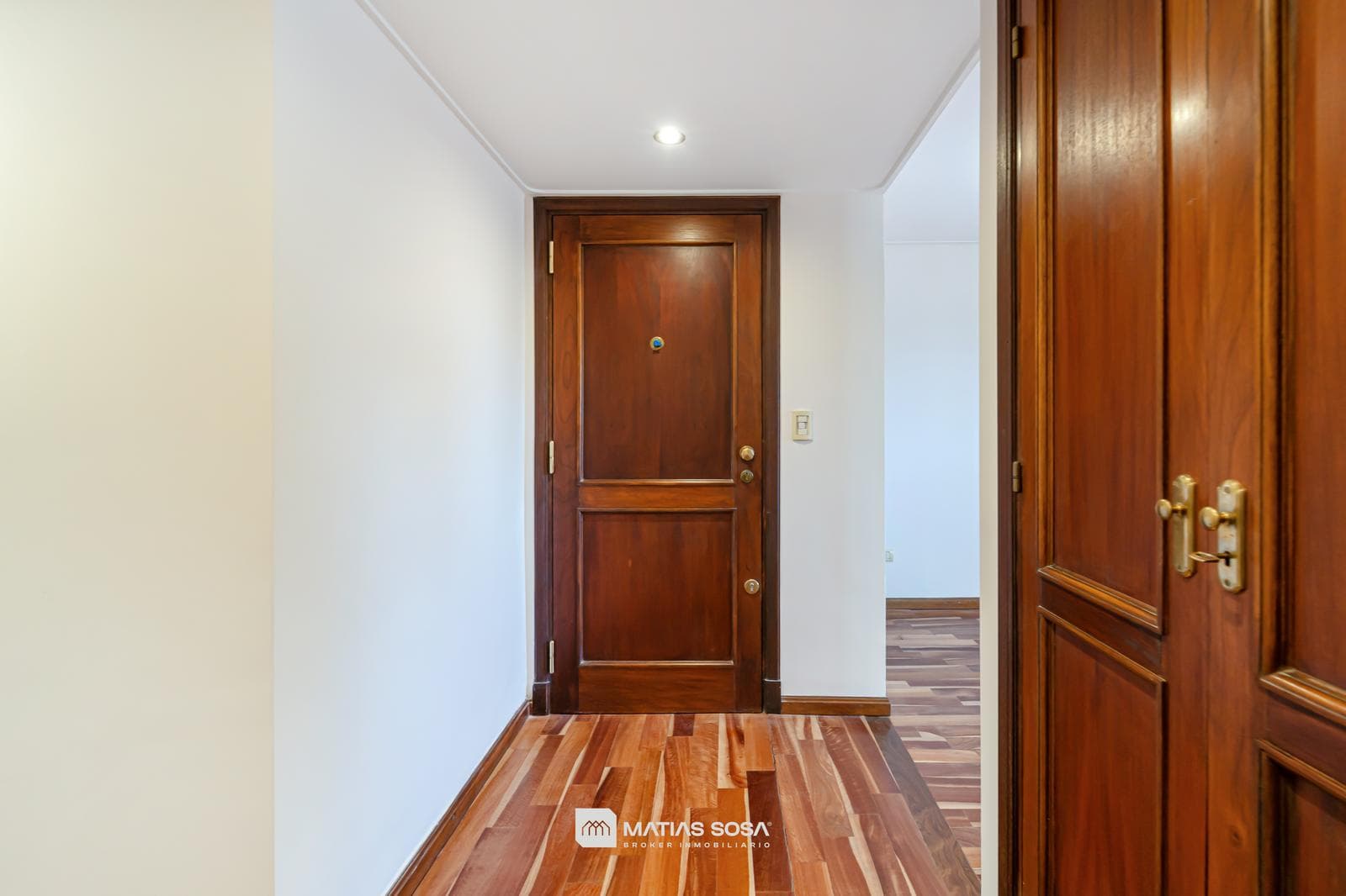 For Sale - Apartment - 3 Rooms – In Impeccable Condition - Plaza Rocha - Financing Available