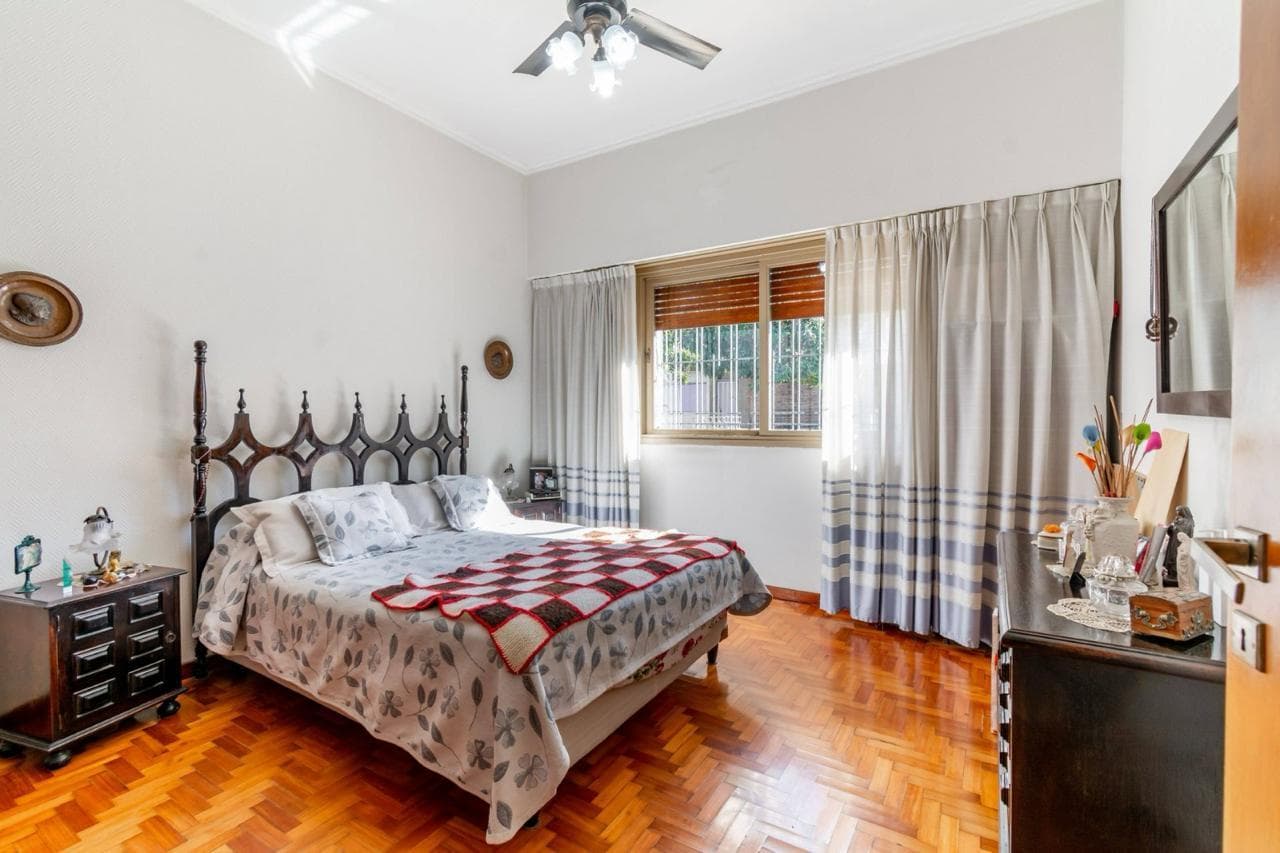 House for Sale: 3 rooms, 2 bedrooms, living room, garage, bathroom, half-bath, laundry room, grill, terrace, and patio