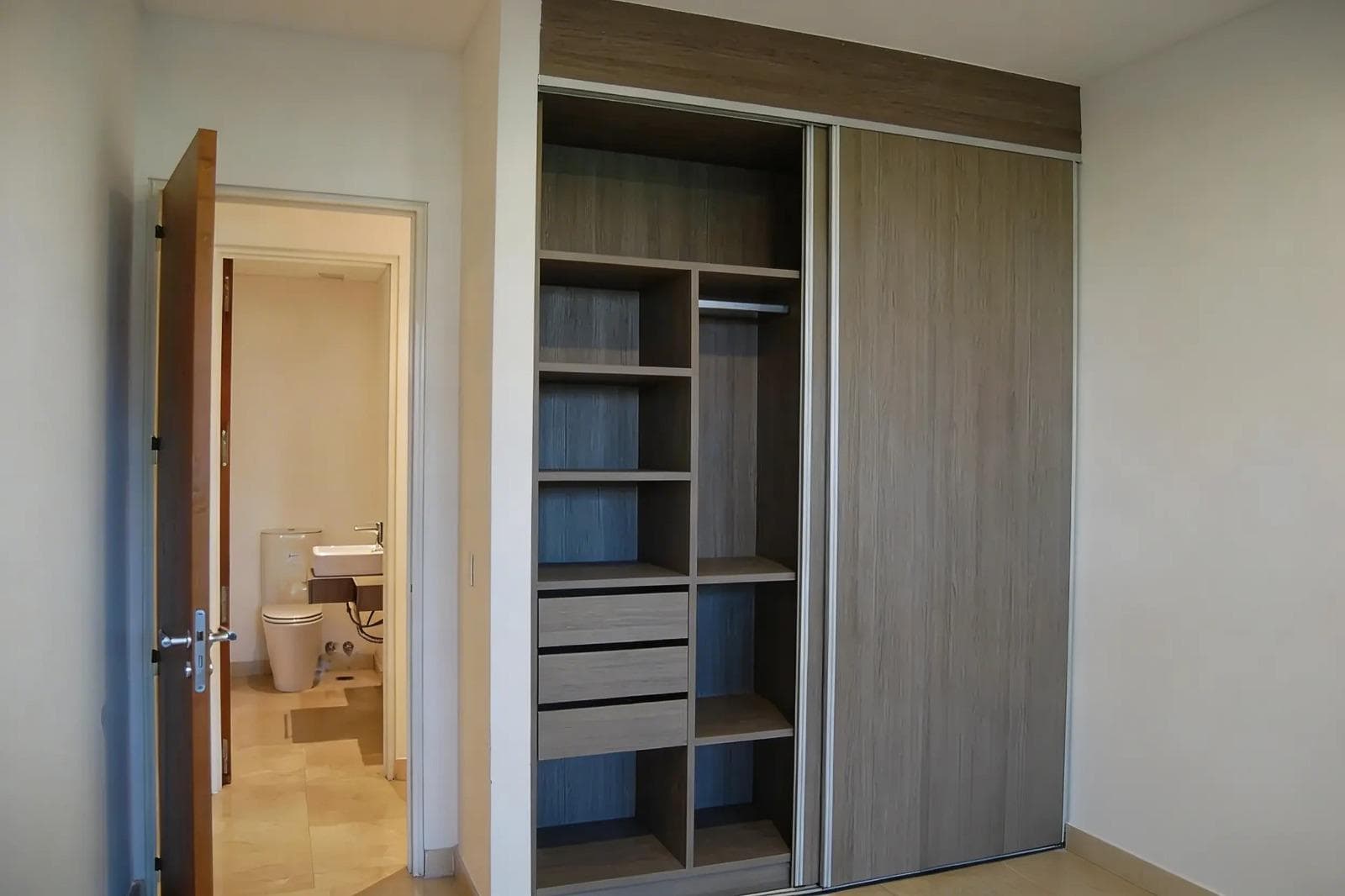 Apartment for Sale in Bouquet Pilar