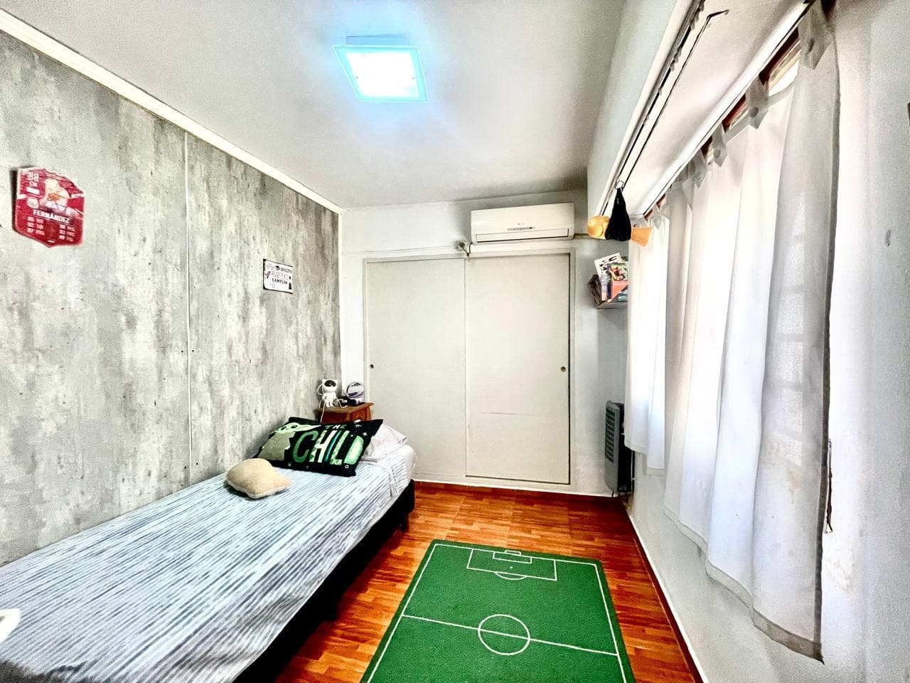 PH 4 with a garage in Paternal