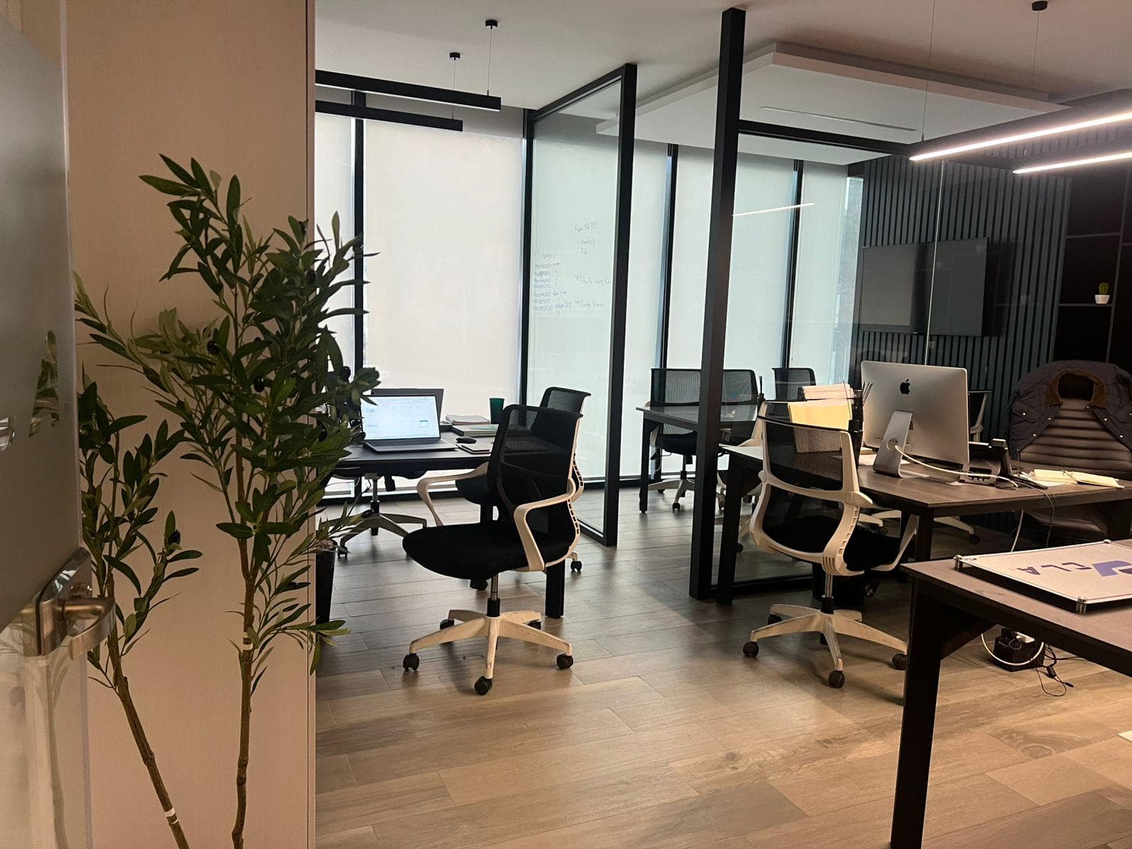 Commercial Office for Rent – 1A Plaza