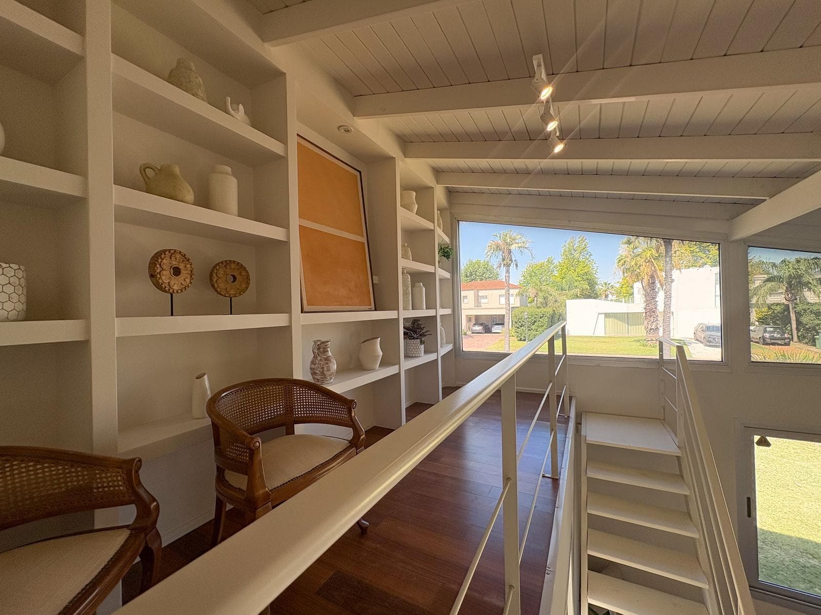 Three-Bedroom House for Sale with En-Suite Bathrooms and Pool in Miraflores, Funes Hills