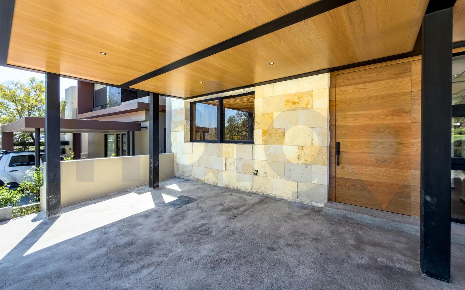 House for Sale in Altozano in the Laja Condominium