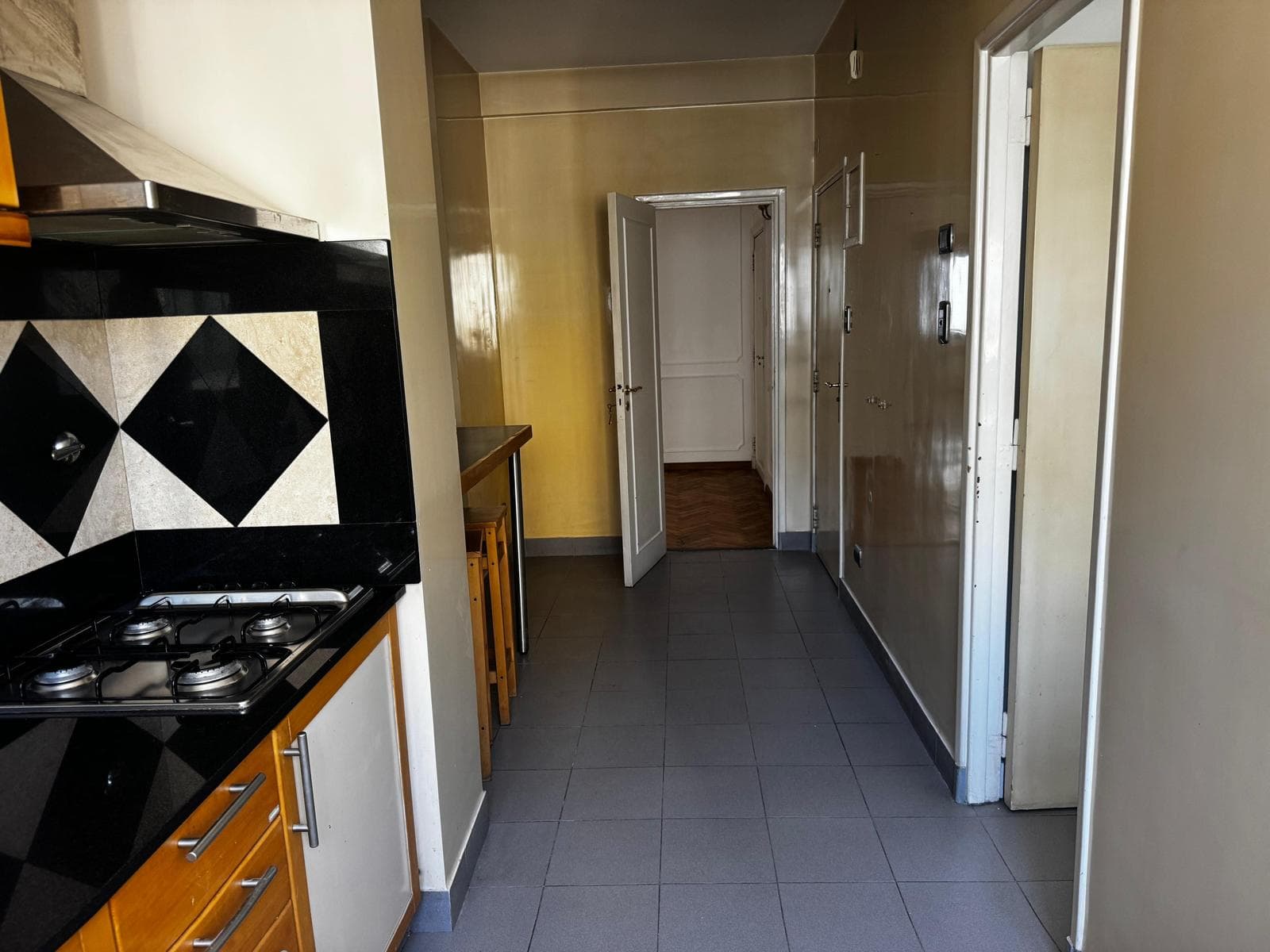 3-room apartment with a guest room and a garage