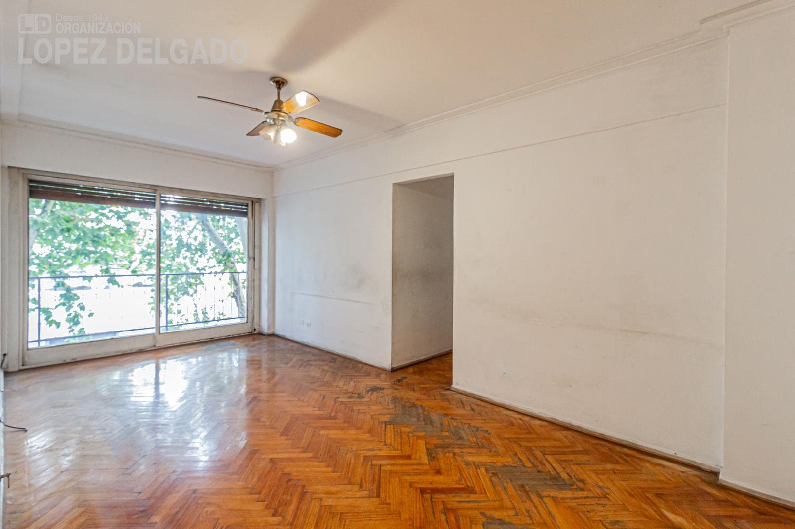 3-bedroom apartment with a wrap-around balcony in Villa Santa Rita. Financing available.