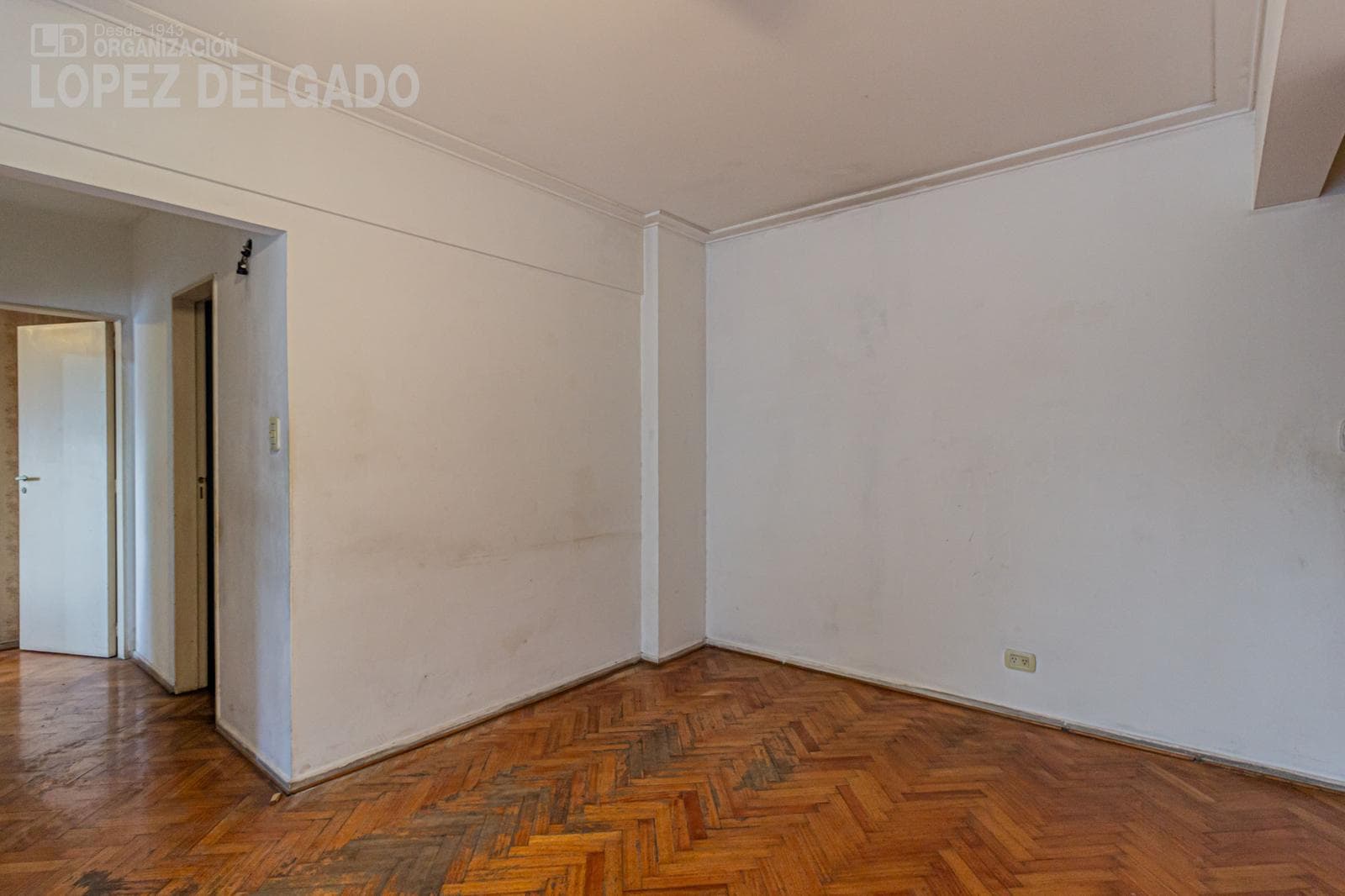 3-bedroom apartment with a wrap-around balcony in Villa Santa Rita. Financing available.