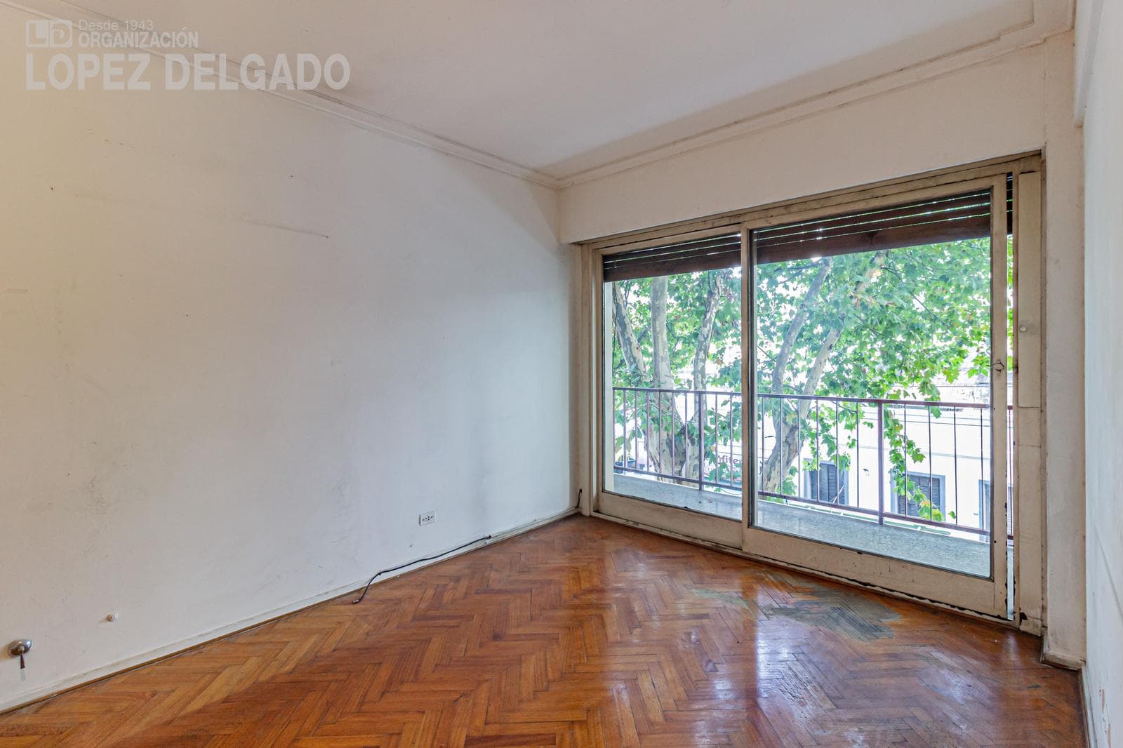 3-bedroom apartment with a wrap-around balcony in Villa Santa Rita. Financing available.