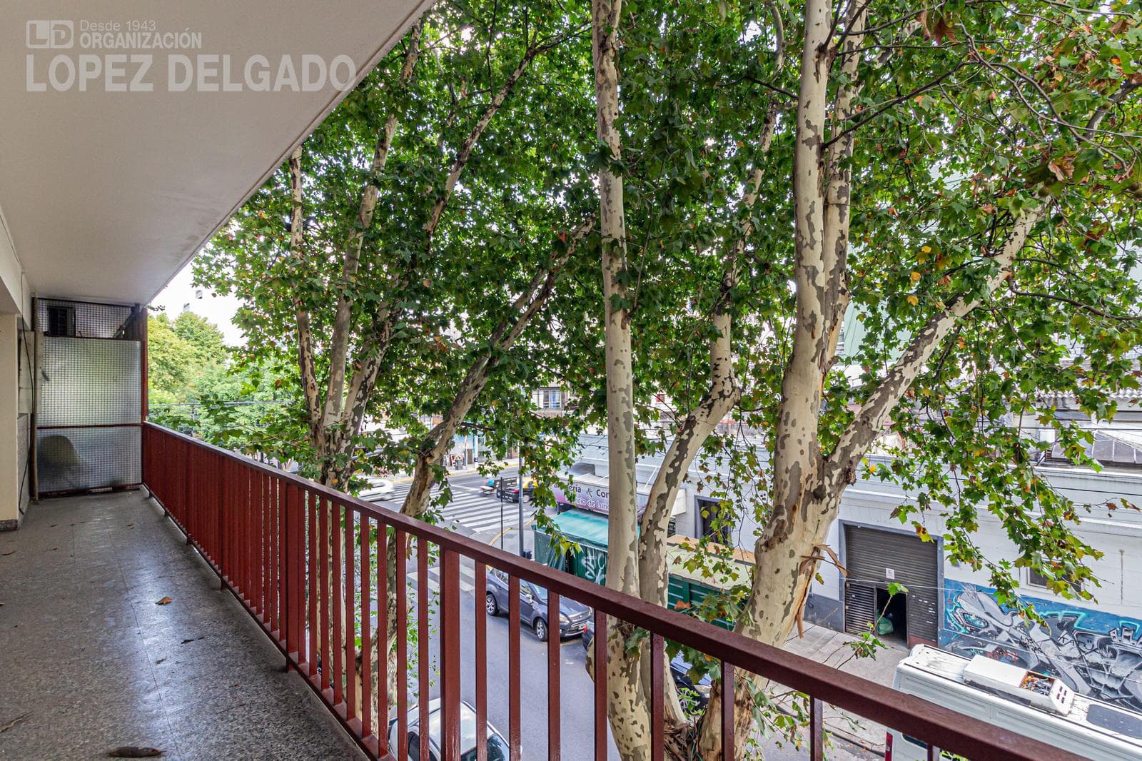 3-bedroom apartment with a wrap-around balcony in Villa Santa Rita. Financing available.