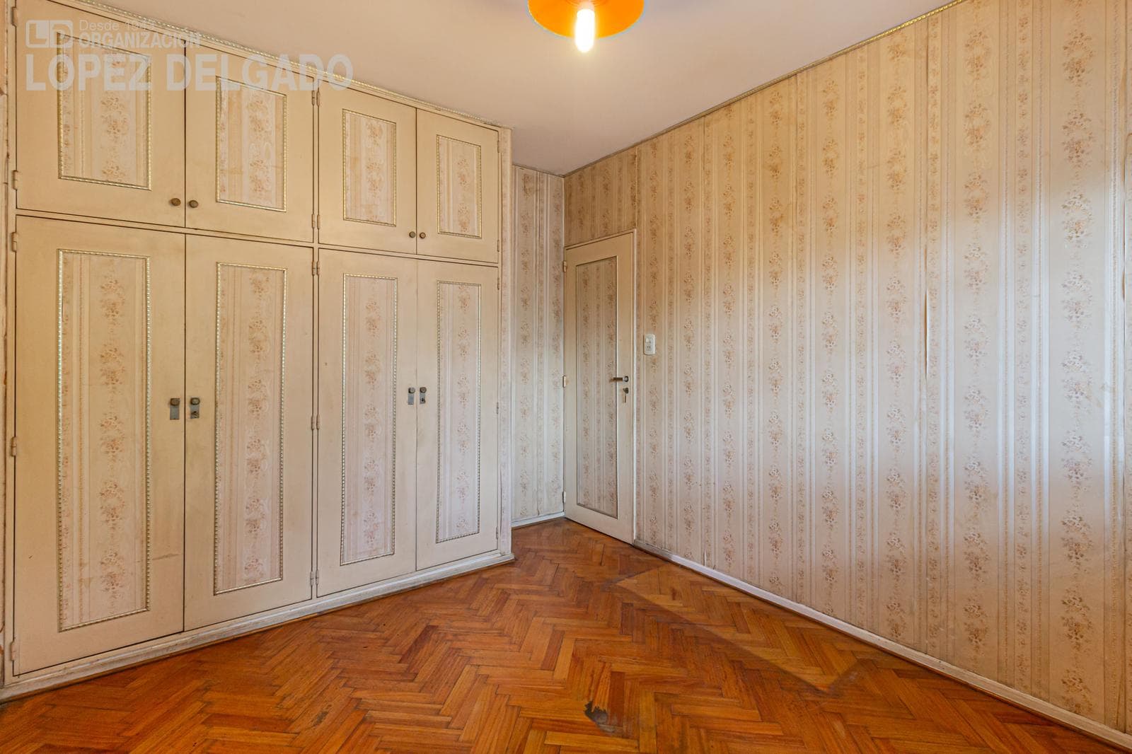 3-bedroom apartment with a wrap-around balcony in Villa Santa Rita. Financing available.