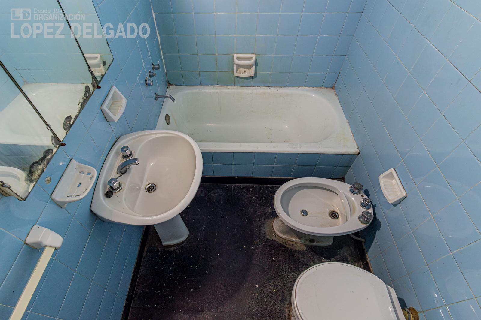 3-bedroom apartment with a wrap-around balcony in Villa Santa Rita. Financing available.