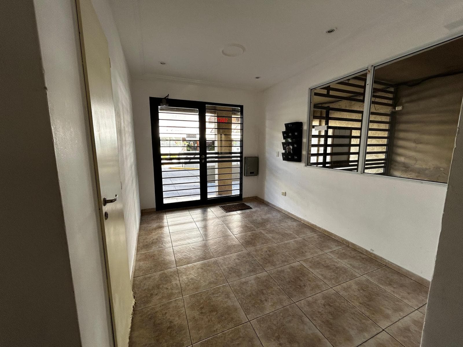 Apartment for sale with garage, good return on investment, ideal for investors