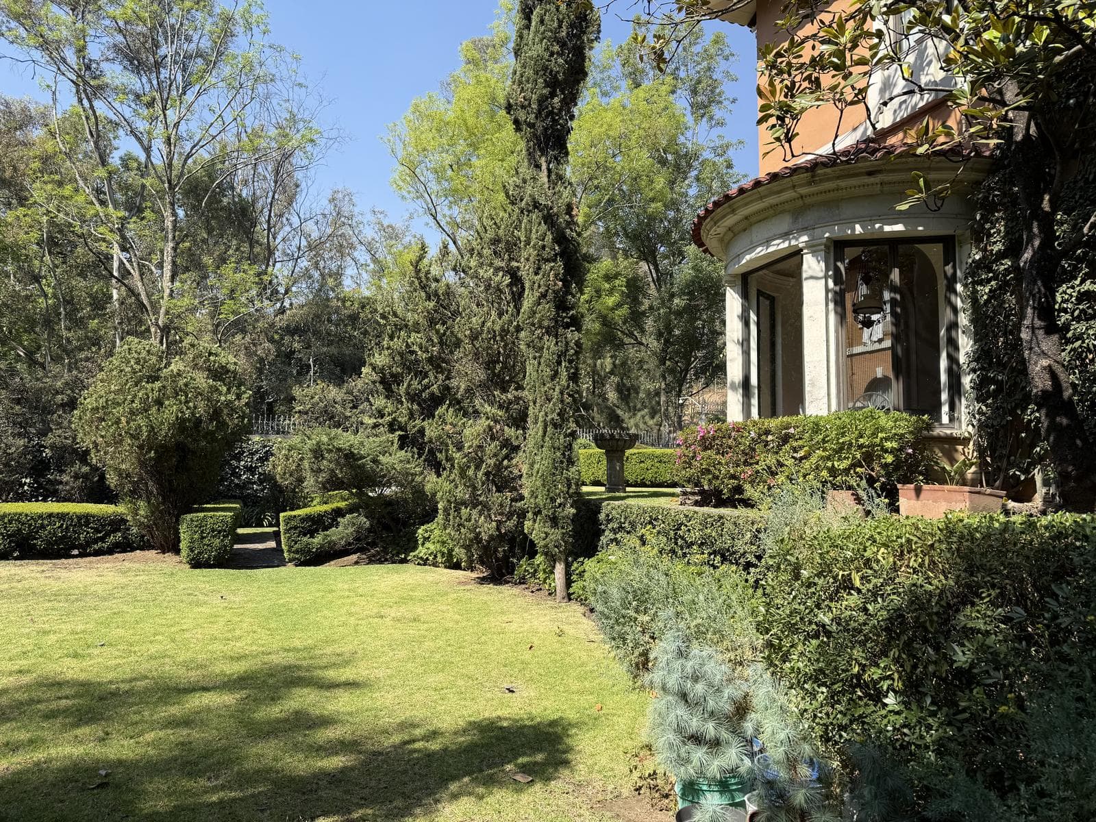 Incredible House for Sale in Bosques de las Lomas