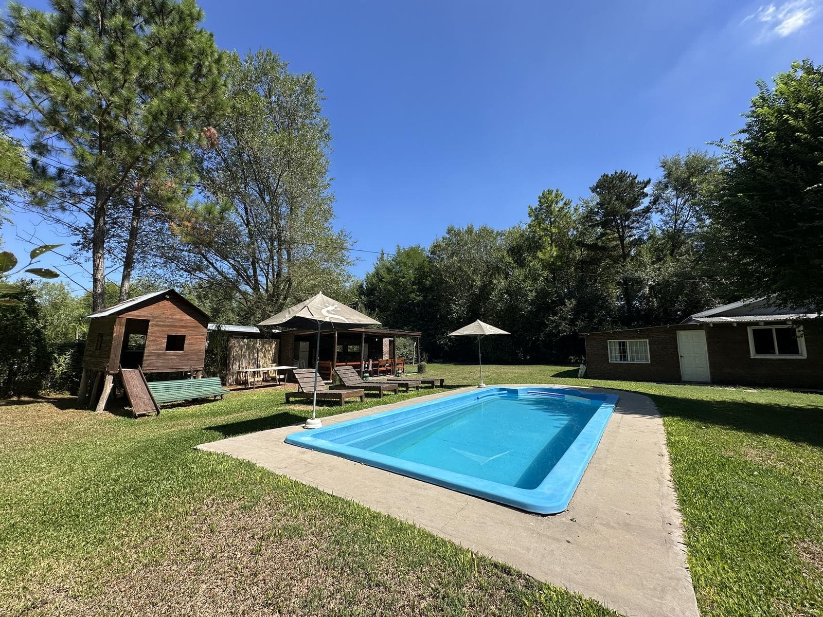 3-Bedroom Country House for Sale. Large green park with a pool and barbecue area. Los Cardales, Santa Brigida