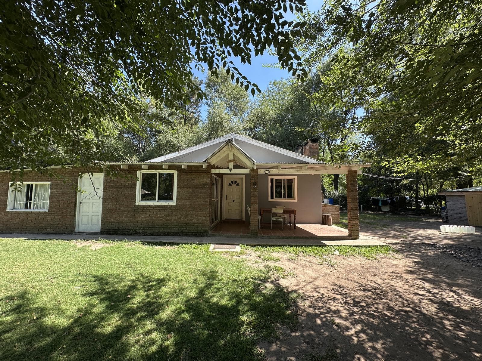 3-Bedroom Country House for Sale. Large green park with a pool and barbecue area. Los Cardales, Santa Brigida