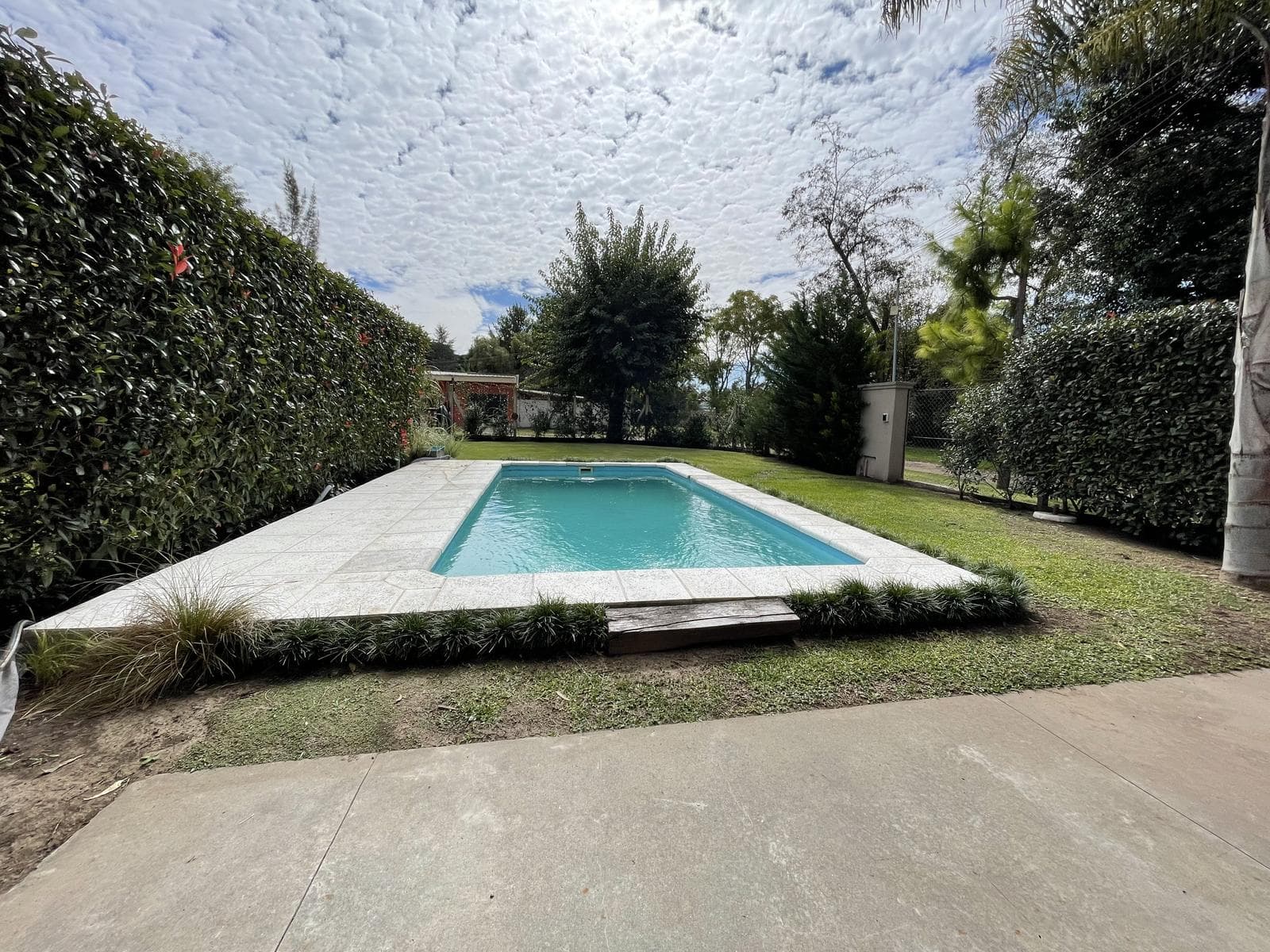 4-room house for sale with a pool and garage in El Pato