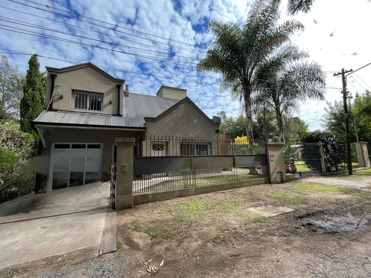 4-room house for sale with a pool and garage in El Pato